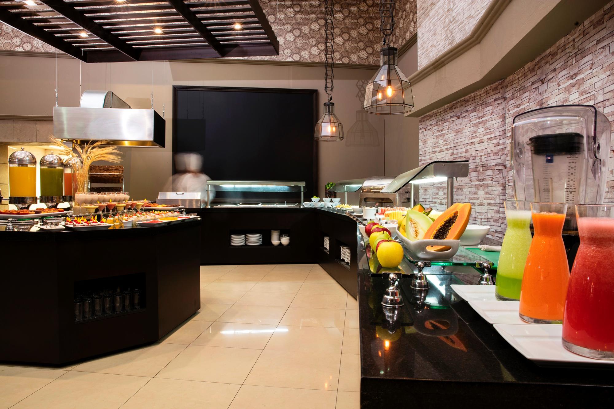 Krystal Satelite Maria Barbara Ξενοδοχείο Tlalnepantla  Εξωτερικό φωτογραφία A buffet at a hotel